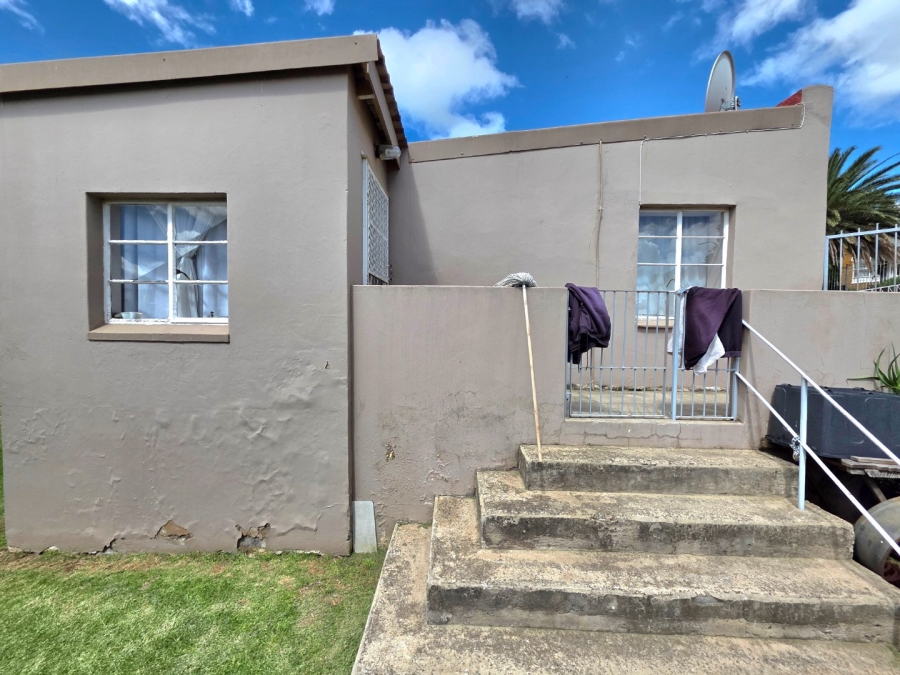  Bedroom Property for Sale in Reitz Free State
